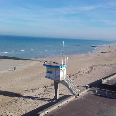 Neptune Lion-sur-Mer Buitenkant foto