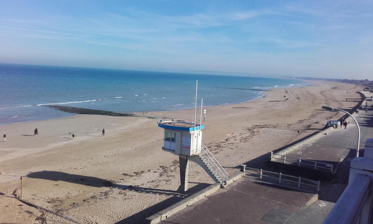 Neptune Lion-sur-Mer Buitenkant foto